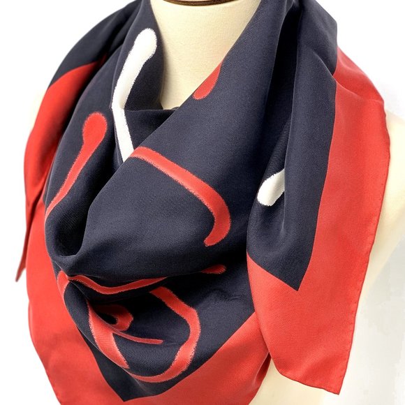 ⚡️SOLD! NWT GUCCI Is Life Black Red Square Scarf - Picture 6 of 8